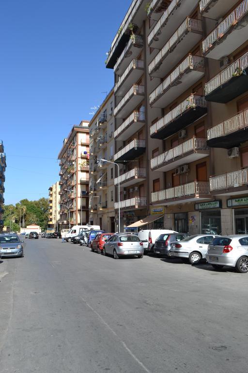 A Tre Passi Dal Centro Hotel Palermo Exterior photo