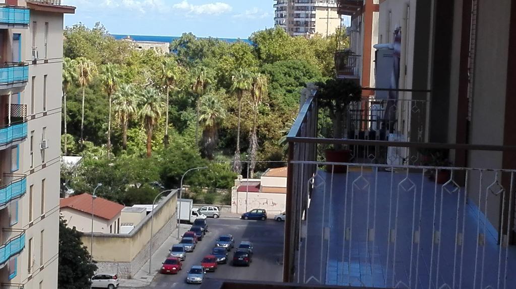A Tre Passi Dal Centro Hotel Palermo Exterior photo